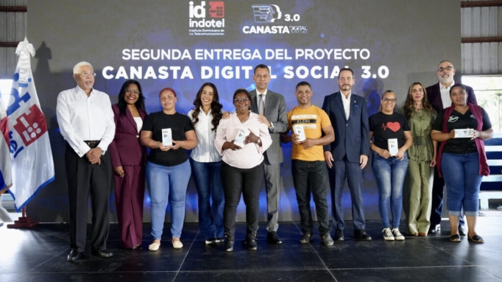 Indotel beneficia a 1,000 residentes de Santo Domingo Norte con la Canasta Digital Social 3.0