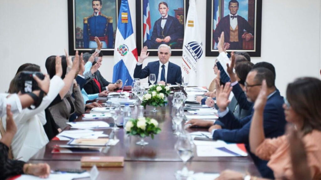 Ministro Luis Miguel De Camps impulsa Estrategia Nacional de Educación Digital para modernizar el sistema educativo