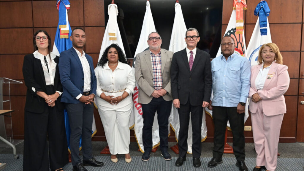 Ministerio de Trabajo y UNI Américas firman memorándum por los derechos laborales en República Dominicana