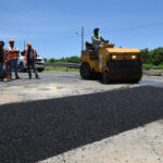Caasd asfalta 5,000 metros cuadrados en el Gran Santo Domingo en primeros dos meses de 2026