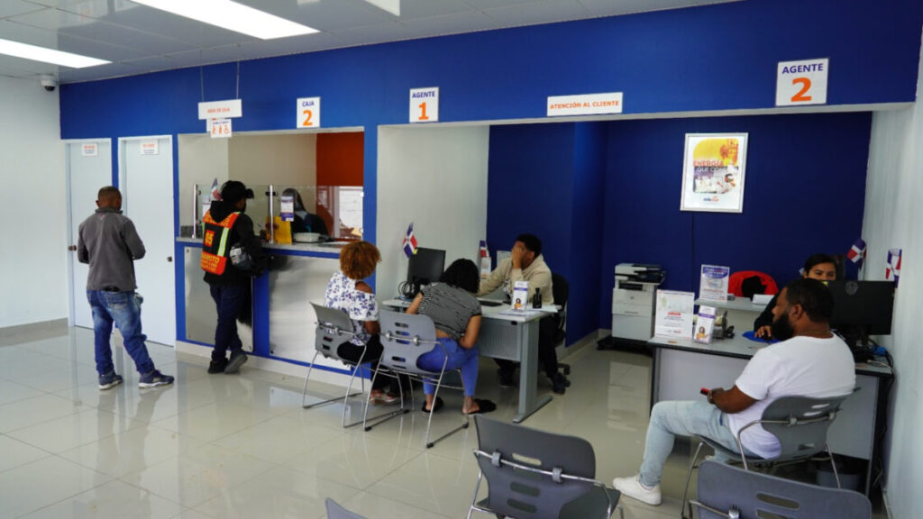 Edesur lleva punto expreso de Herrera a nuevo local para brindar un servicio más eficiente