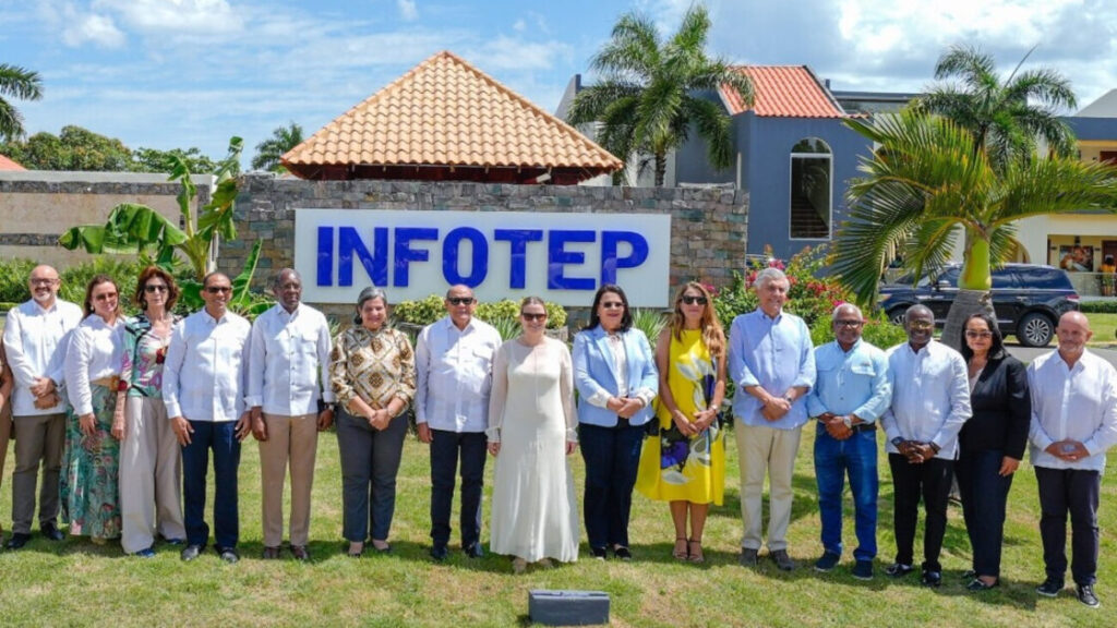 Presidenta del Gobierno de Islas Baleares afirma que la formación es clave del éxito turístico y valora modelo del Infotep