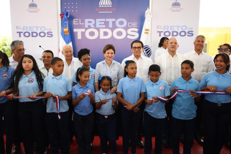 Raquel Peña encabeza inauguración de techado en el Politécnico Prof. Plinio Rafael Martínez