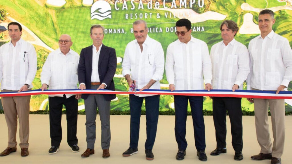 Presidente Abinader participa en inauguración de la reapertura de “Teeth of the Dog” en Casa de Campo, La Romana