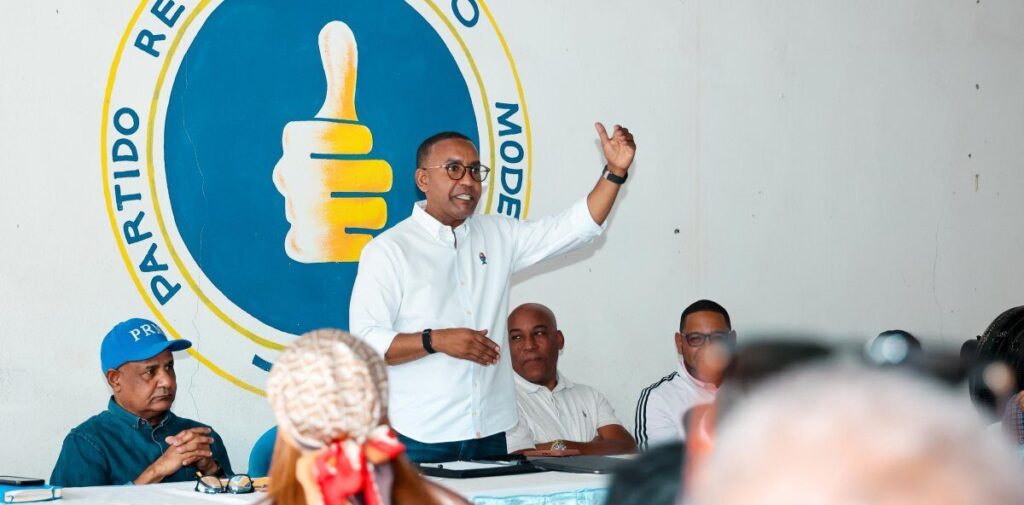 Fortaleciendo el @PRM_Oficial: Víctor Pichardo recorre Monte Plata y destaca importancia de ‘Verifícate’