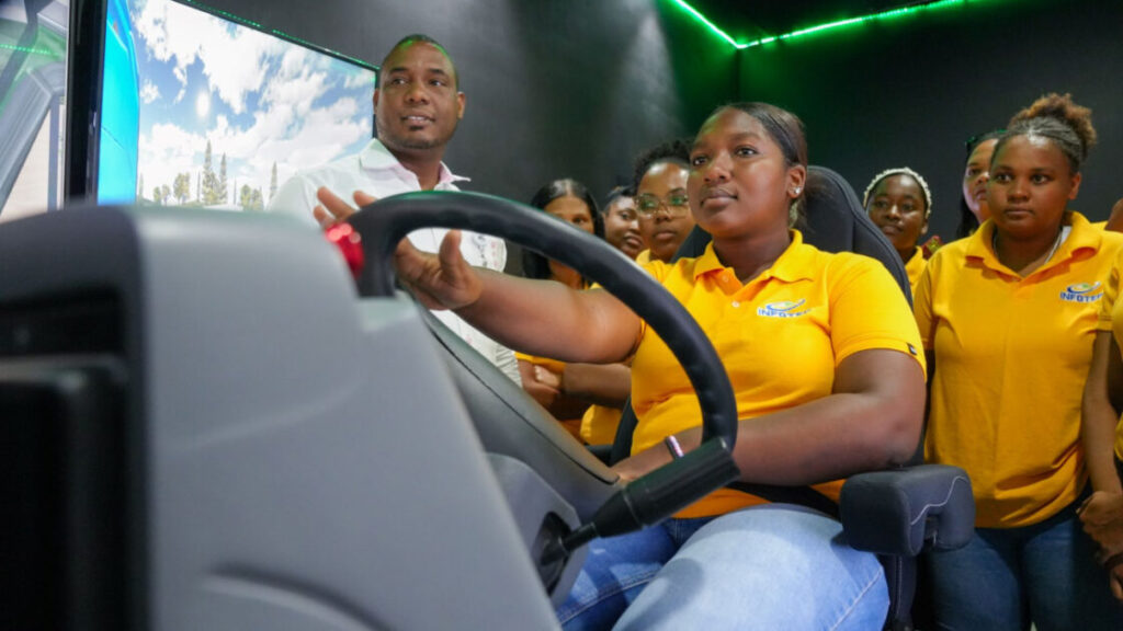 Supérate fortalece el diálogo territorial en las provincias de La Altagracia y San Pedro de Macorís, con escucha activa de 2,100 personas beneficiarias   La inversión social directa en febrero del presente año, en estas provincias ha sido de RD$184,834,91