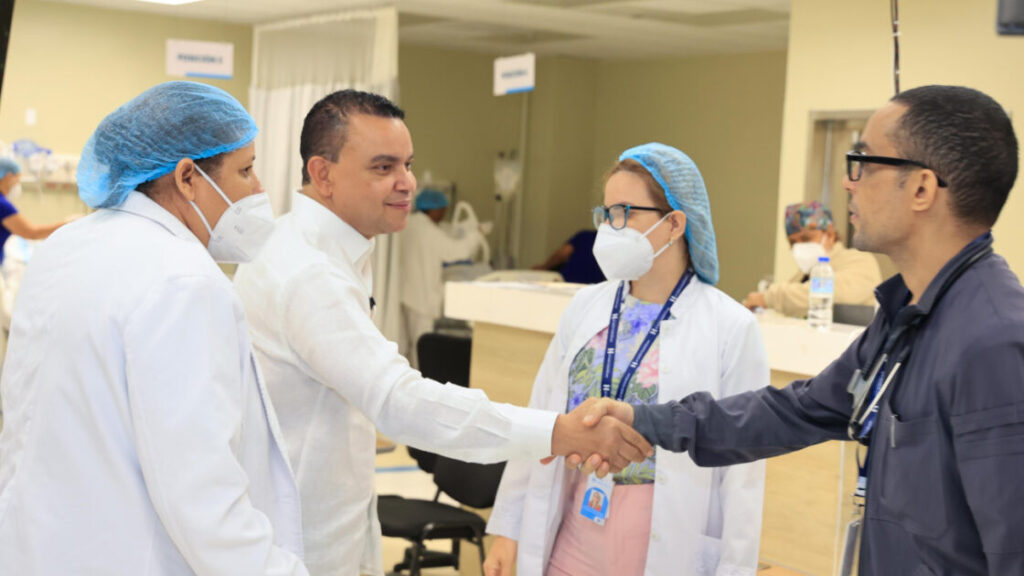 SNS refuerza supervisión para elevar la calidad en hospitales públicos