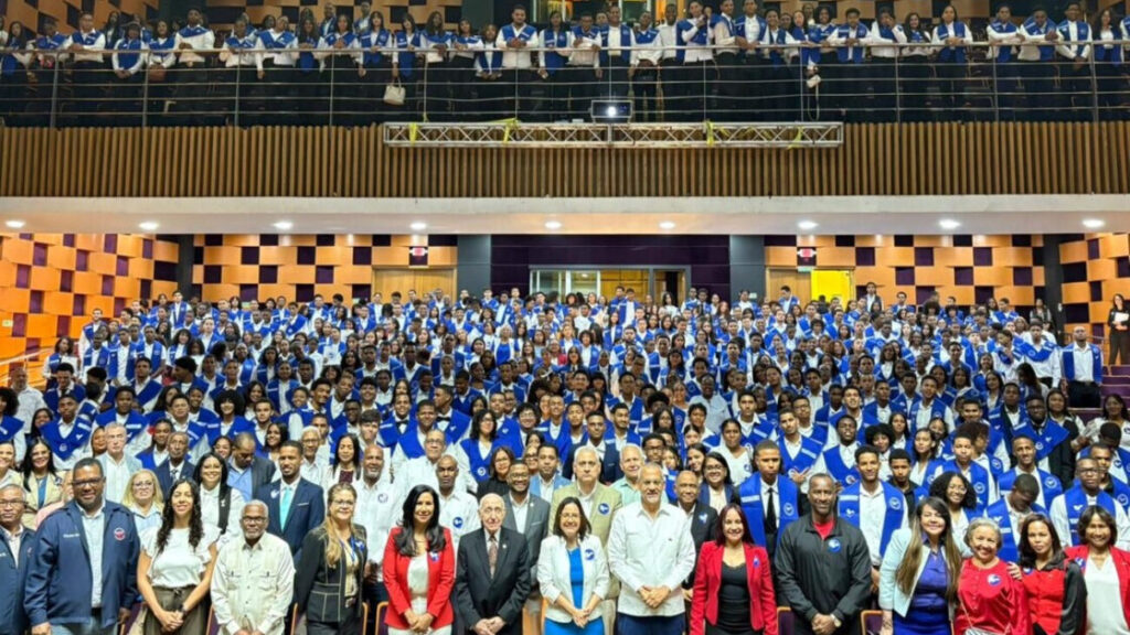 Certifican a 512 estudiantes como promotores de prevención en centros educativos