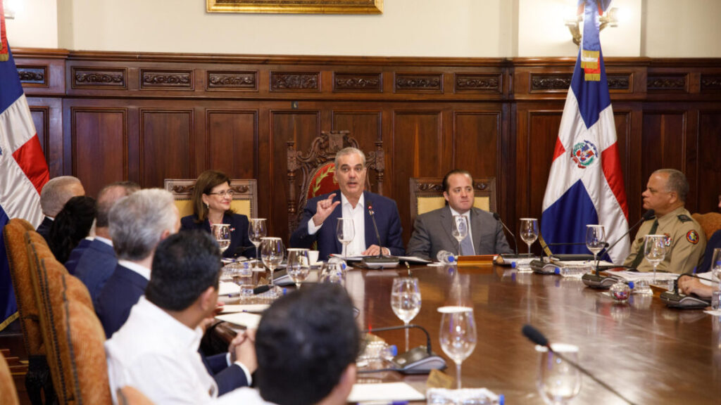 Gobierno anuncia nuevas medidas para enfrentar el impacto de la crisis en Medio Oriente  sobre la economía dominicana