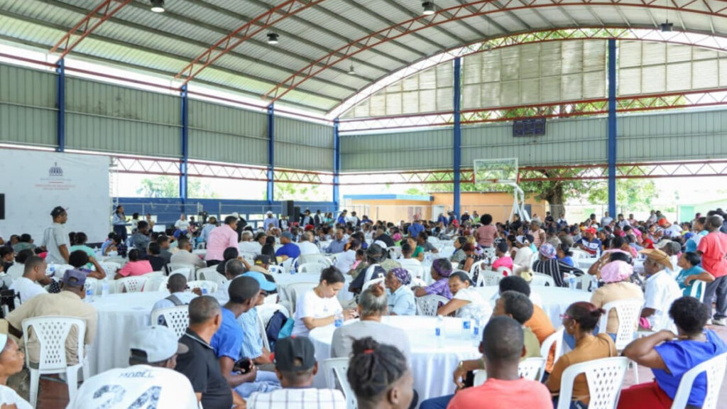 Supérate reafirma compromiso con la protección social de familias beneficiarias en Elías Piña