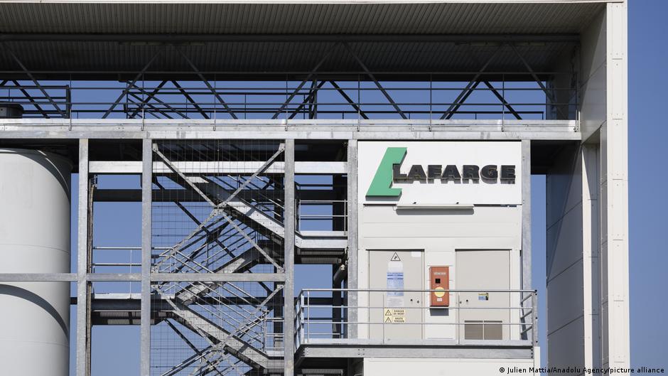 Lafarge, condenada por financiar al EI y atentados en Europa