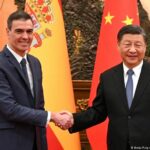 Presidente de China recibe en Pekín a gobernante de España