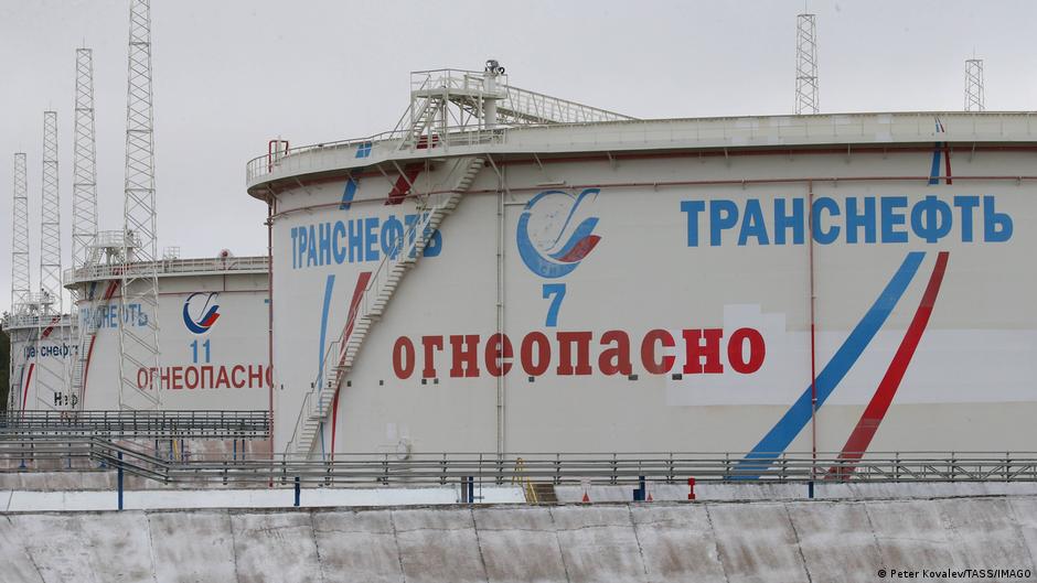 Kiev confirma ataque a refinería y puerto de Primorsk