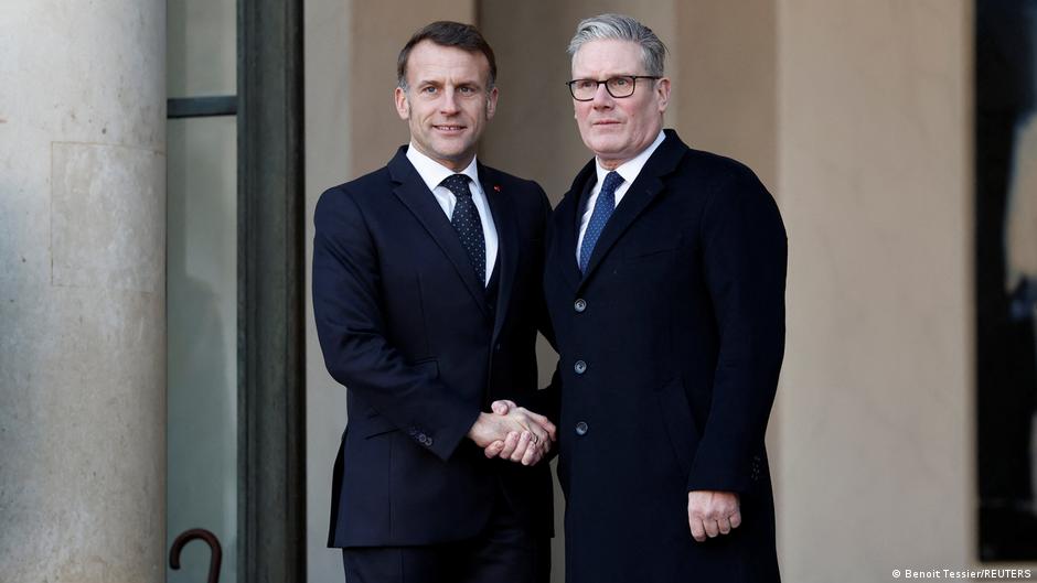 Macron y Starmer exploran una “tercera vía” para abrir Ormuz