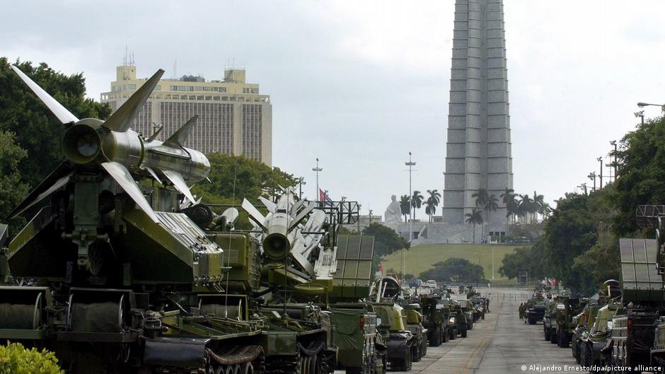 Pentágono afinaría planes de intervención militar en Cuba