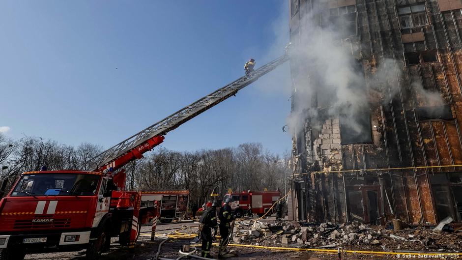 Ataques rusos diurnos dejan 14 muertos en Ucrania