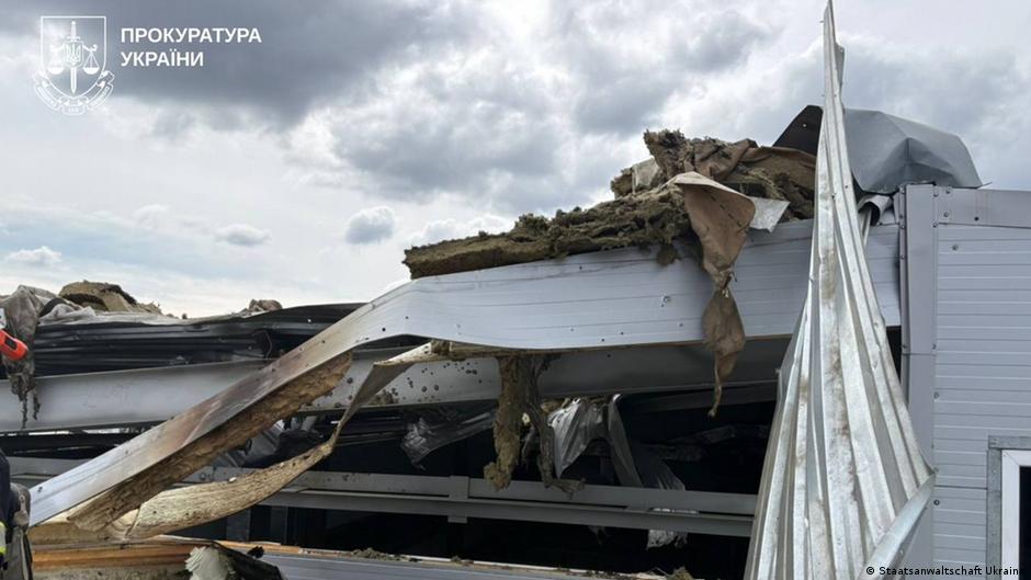 Ucrania dice haber destruido tres buques rusos en Crimea