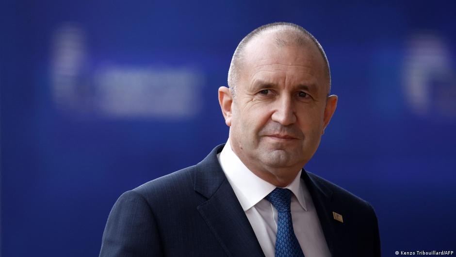 Bulgaria: coalición de expresidente aventaja en legislativas