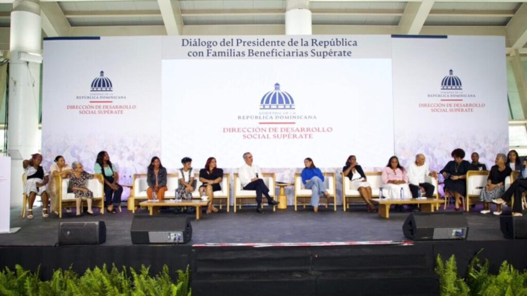 Presidente Abinader escucha a 6,000 familias y reafirma su apoyo a Supérate, que impacta a más de 1.4 millones de hogares