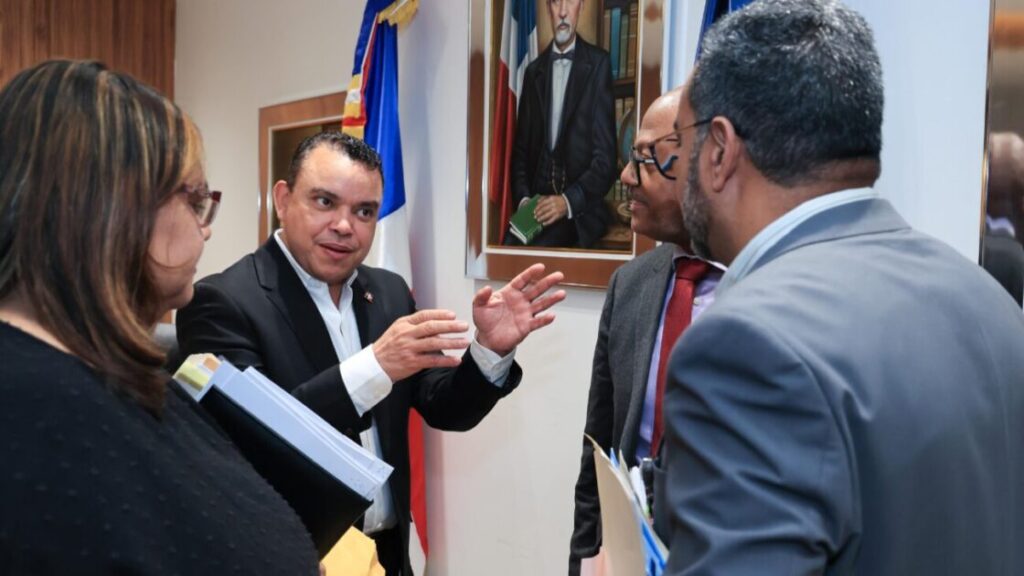 SNS fortalece Red Pública con más de 900 nombramientos en cuatro meses