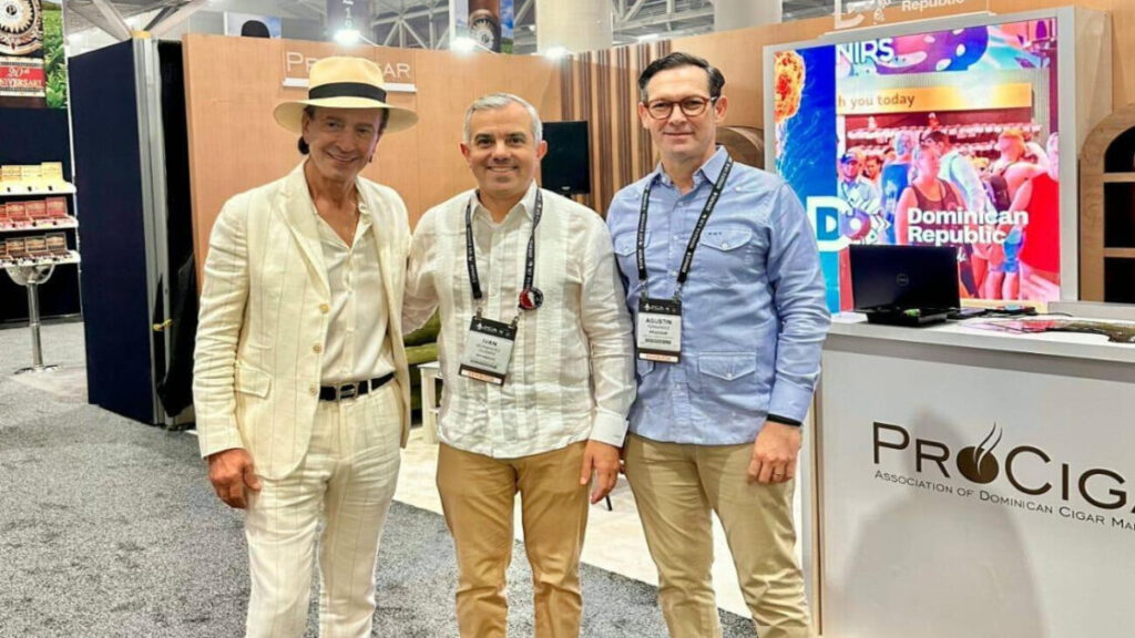 RD mantiene liderazgo mundial en elaboración y exportación de cigarros premium