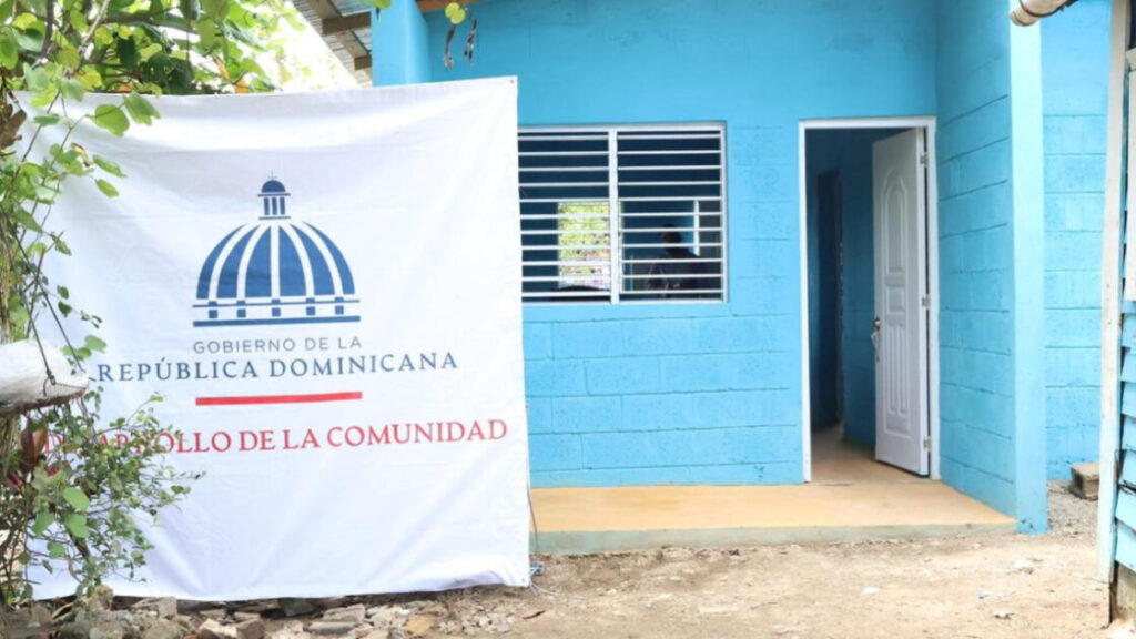 La DGDC entrega viviendas equipadas a familias vulnerables en Moca