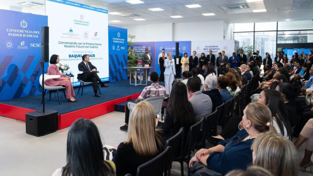 Primera Dama y presidente de la SCJ dialogan con jóvenes sobre la justicia