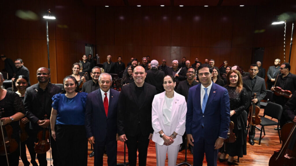 Ministro de Cultura encabeza en Panamá  la gran Gala de Música Dominicana