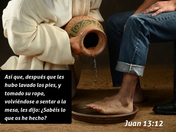REFLEXIONES Jueves Santo 2026 | @PRM_OFICIAL JUNTO A TÍ EN SEMANA SANTA: El lavado de pies simboliza humildad, servicio desinteresado y purificación espiritual.El mayor servicio es amar y servir