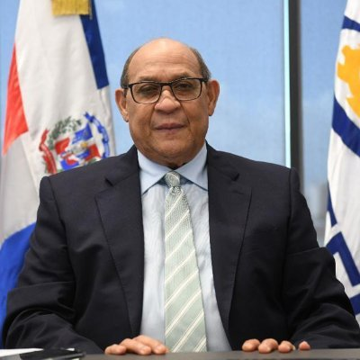 @santos_badia La frase @PRM_Oficial |”Estamos trabajando para la gente como soñó Peña Gómez.”