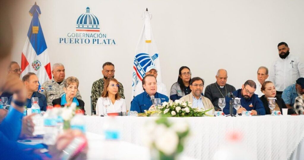 Gobierno activó bono de emergencia y anunció obras tras inundaciones en Puerto Plata| Más de 2,000 familias recibirán apoyo económico