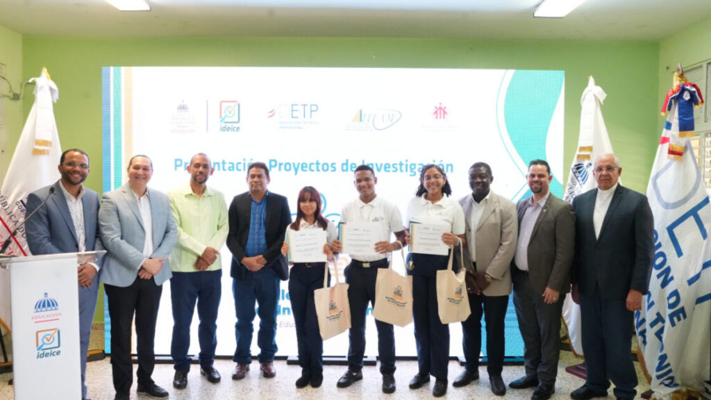 Minerd e Ideice presentan avances de semilleros de investigación en escuelas