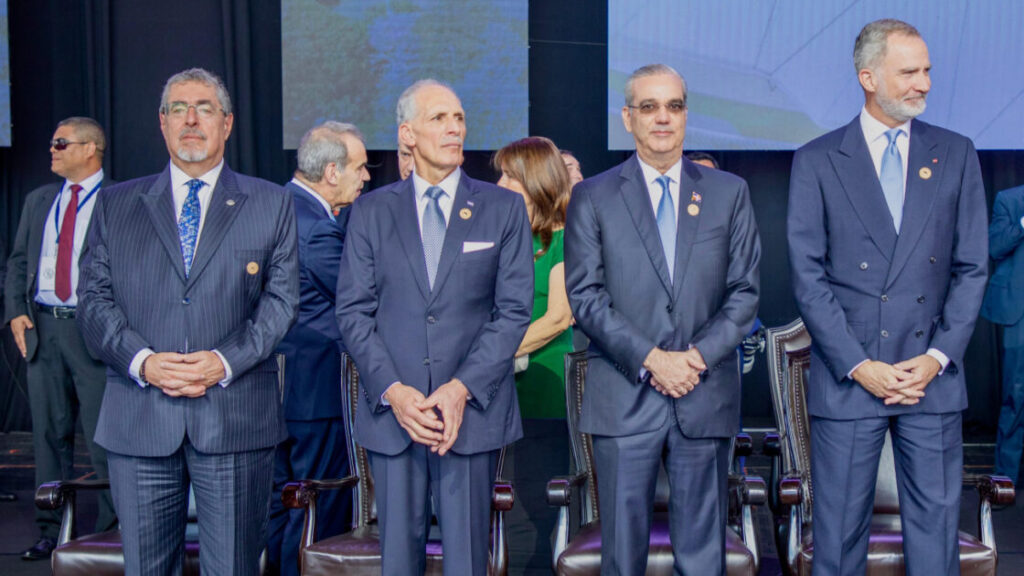 Presidente Abinader participa en la transmisión de mando presidencial de la presidenta de Costa Rica, Laura Fernández Delgado, en el Estadio Nacional
