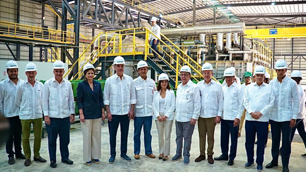 Manuel Estrella resalta estabilidad económica y clima de confianza para invertir durante inauguración de  en San Pedro de Macorís