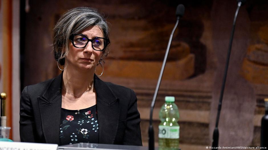 EE.UU. levanta sanciones contra Francesca Albanese