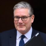 Starmer asume responsabilidad por debacle, pero no dimitirá