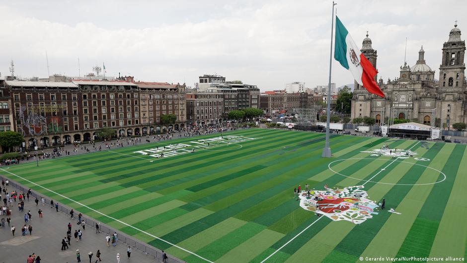Ciudad de México blinda su Zócalo ante protestas de maestros