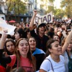 Masiva protesta en Argentina contra recorte a universidades