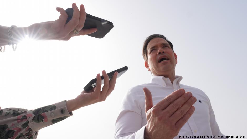 Rubio: estrecho de Ormuz reabrirá «de una forma u otra»