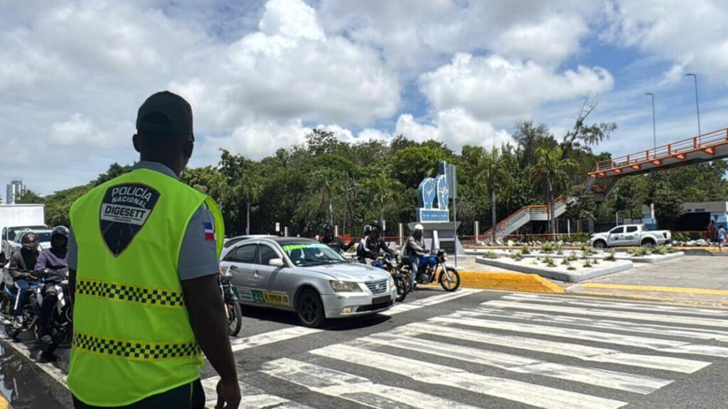 Digesett implementa ubicación de agentes en las cuatro esquinas de intersecciones para fortalecer la seguridad vial