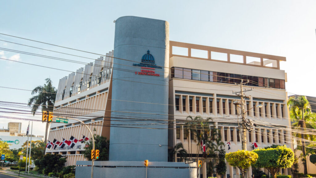 Mivhed establece período de transición de un año para implementación del nuevo Código de Construcción