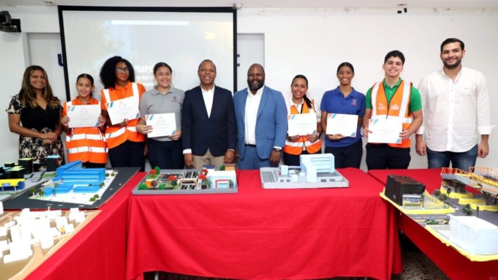 Intrant certifica jóvenes como “Guardianes del Tránsito” y fortalece la cultura de seguridad vial en el país