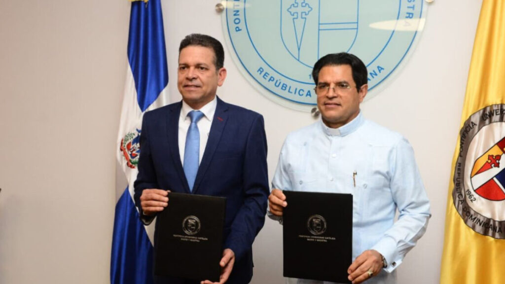 Proindustria y PUCMM acuerdan impulsar la innovación y competitividad industrial en RD