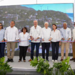 Presidente Abinader inaugura carretera Enriquillo-El Higüero, en Barahona