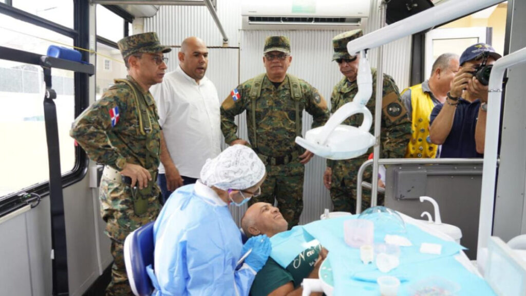 Ministerio de Defensa realiza gran operativo médico y acción cívica en Licey al Medio