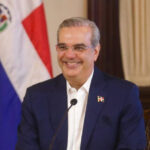 Presidente Abinader destina más de 5.3 millones de pesos de su salario de 2025 a fundaciones y proyectos sociales