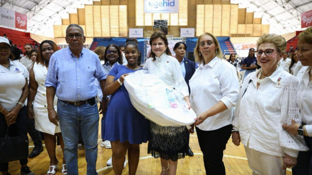 Vicepresidenta Raquel Peña da inicio a “Madres que Sostienen”, una jornada nacional de apoyo y reconocimiento a las madres dominicanas