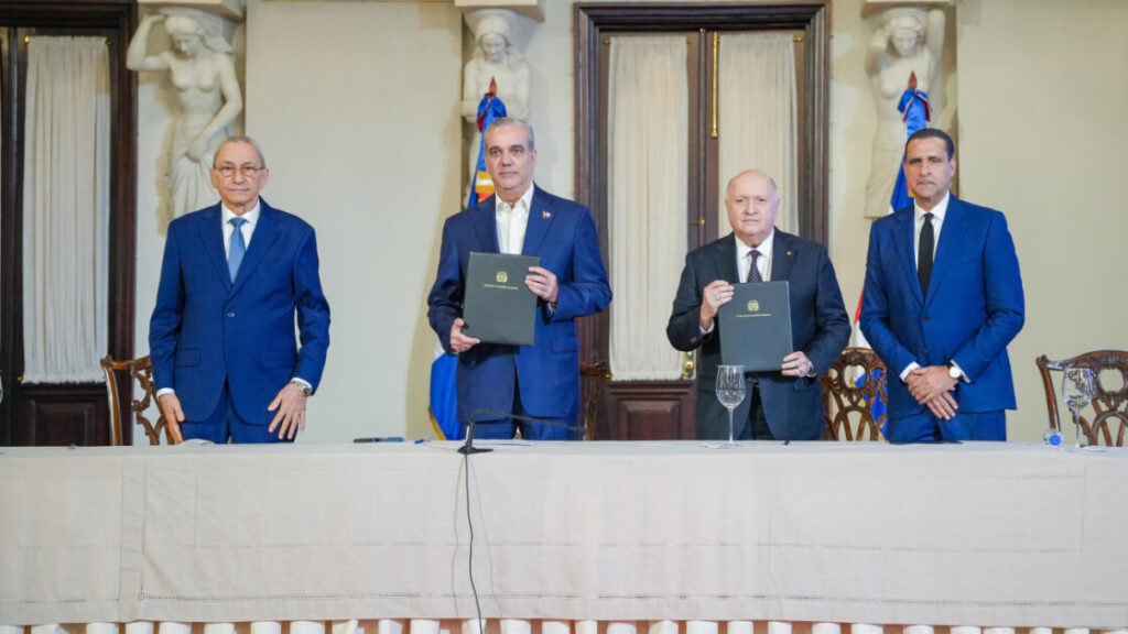 Presidente Abinader impulsa fortalecimiento institucional con acuerdo entre Finjus y Consultoría Jurídica del Poder Ejecutivo