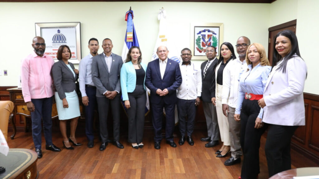 Mescyt fortalece diálogo con sectores universitarios para impulsar transformación educativa nacional