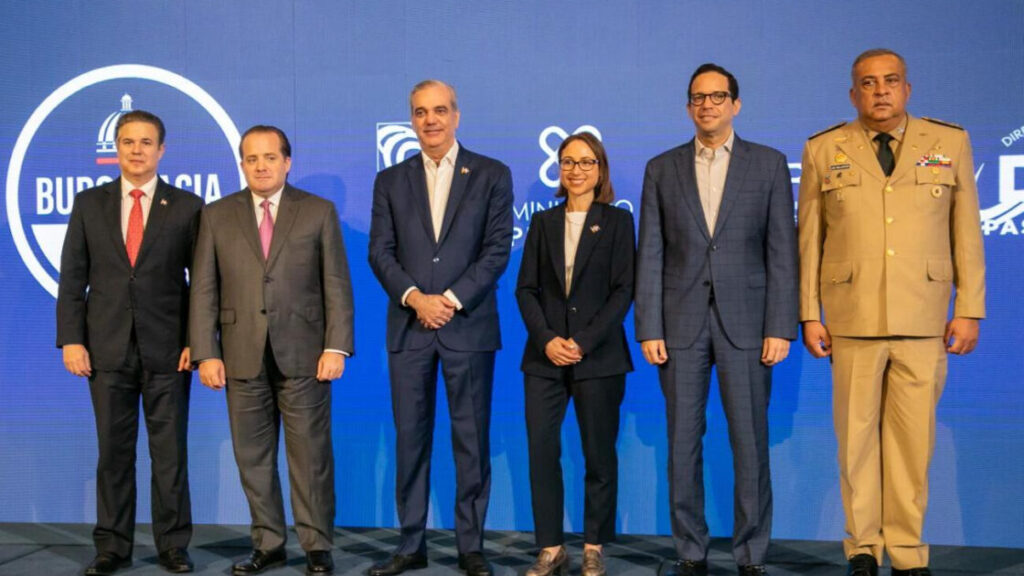 Gobierno presenta nuevo sistema de Permiso de Salida de Menor 100 % digital; servicio estará gratuito hasta el 28 de junio